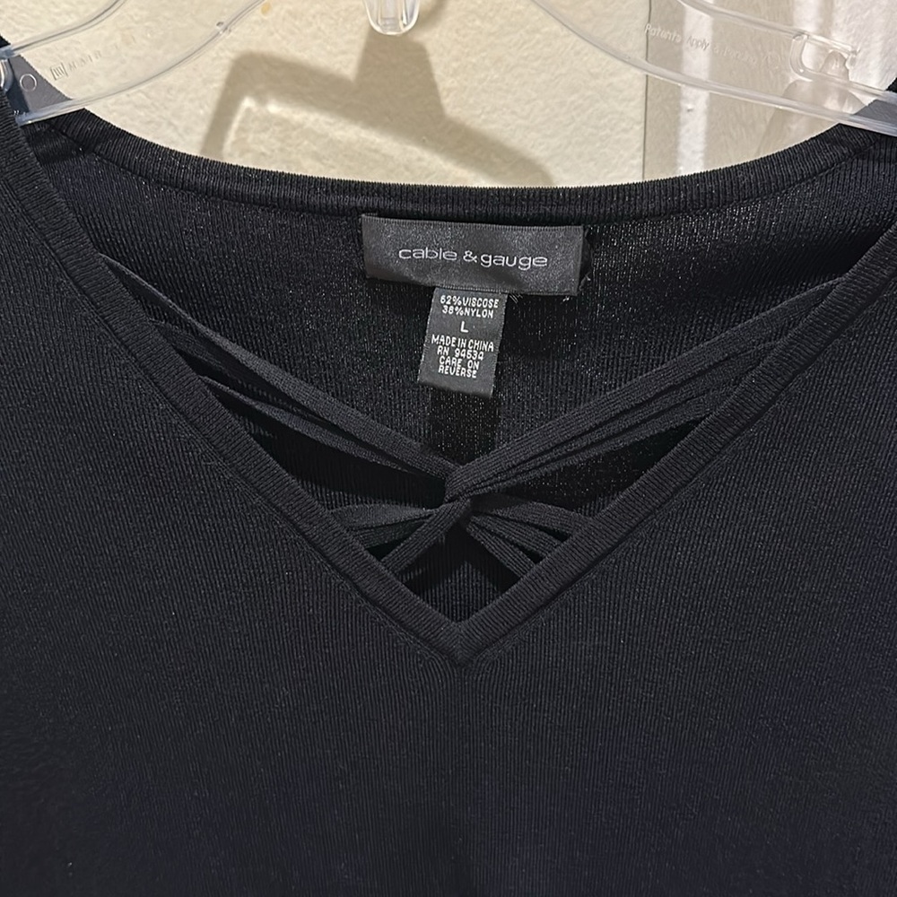 Cable & Gauge women’s top